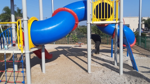 אחזקת ישובים - גן משחקים כפר פינס.jpg